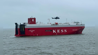 Der Frachter soll zurück in den Emder Hafen. (Foto: --/Havariekommando/dpa)