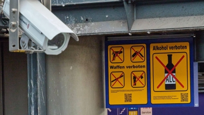 Seit einiger Zeit gilt ein Waffenverbot im Bereich des Hauptbahnhofs. (Archivbild) (Foto: Georg Wendt/dpa)