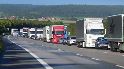 Ein gewohntes Bild auf der A6: Stau, hier nach einem Unfall bei Aurach. (Foto: Jim Albright)