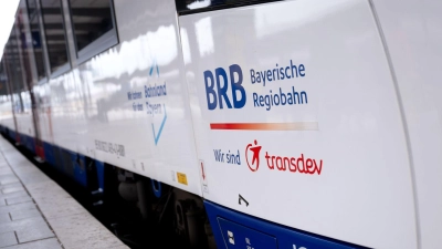 Fahrgäste müssen sich nach der Entgleisung eines Zuges der Bayerischen Regiobahn (BRB) auf Ausfälle und Verspätungen einstellen. (Symbolbild) (Foto: Sven Hoppe/dpa)