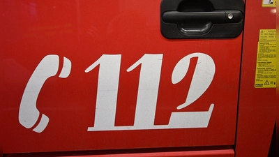 In Niederbayern mussten nach einem Hangrutsch zwei Häuser evakuiert werden. Die Bewohner können vorläufig nicht zurück. (Symbolbild) (Foto: Felix Hörhager/dpa)