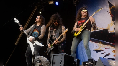 Die Band Muncipal Waste am vierten Tag auf der Main Stage am Summer Breeze Festival. (Foto: Evi Lemberger)