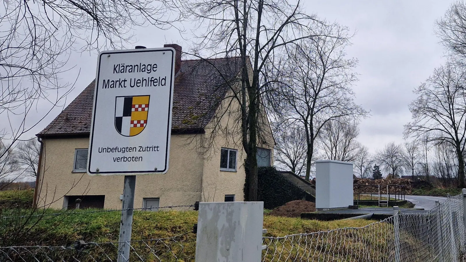 Die Genehmigung für die Uehlfelder Kläranlage ist schon seit einiger Zeit abgelaufen. Entsprechend wurde nun über die Abwasser-Zukunft diskutiert. (Foto: Jonas Grombach)