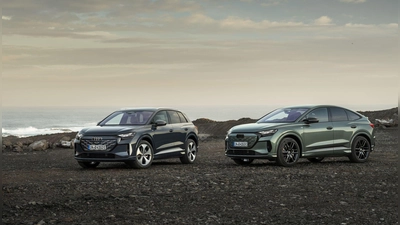 Audis Q4 e-tron (l) und Q4 Sportback e-tron sollen ab 47.500 Euro ab Mai bestellbar sein und im Sommer auf die Straße kommen. (Foto: Audi AG/dpa-tmn)