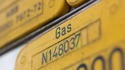 Eine Erdgasleitung wurde am Dienstagnachmittag durch einen Bagger beschädigt, sodass Gas austrat. (Symbolbild: dpa/Fernando Gutierrez-Juarez)