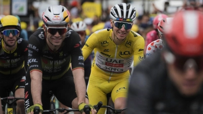 Tadej Pogacar hat seinen vierten Triumph bei der Tour de France so gut wie sicher. (Foto: Thibault Camus/AP/dpa)