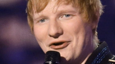 Ed Sheeran soll am Samstag in Philadelphia auftreten. (Archivbild) (Foto: Joel C Ryan/AP/dpa)