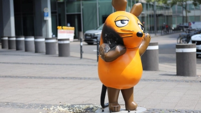So sah die Maus am Morgen nach dem Brandanschlag aus. Sie wurde später repariert. (Archivbild) (Foto: Sascha Thelen/dpa)