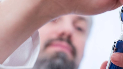 Ganzheitlicher Blick: Neben dem Körper steht auch die seelische Gesundheit im Fokus der J1-Untersuchung. (Foto: Christin Klose/dpa-tmn)