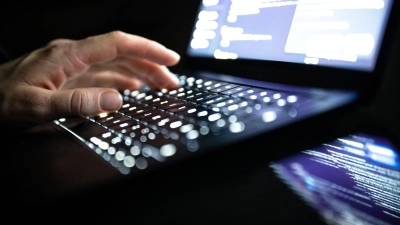 Fahnder in den USA, Kanada und Deutschland haben nun zwei große Botnetze lahmgelegt, die für Überlastungsangriffe genutzt wurden.  (Foto: Philip Dulian/dpa)