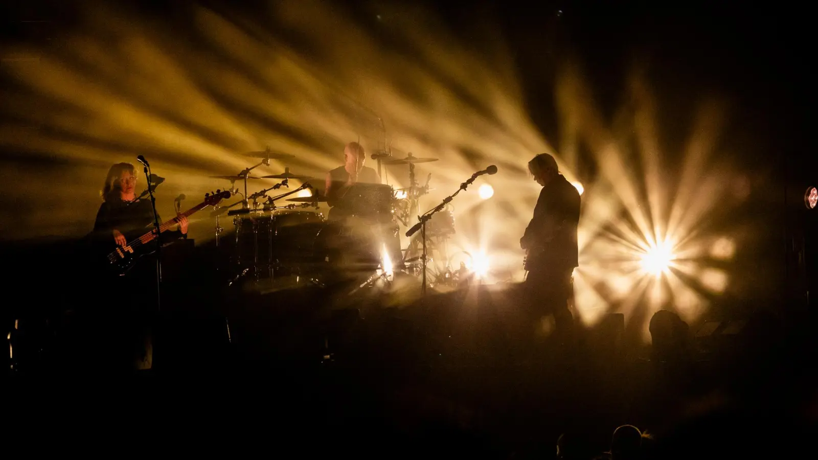 Biffy Clyro wartete mit einer fulminanten Lichtshow auf. (Foto: Evi Lemberger)