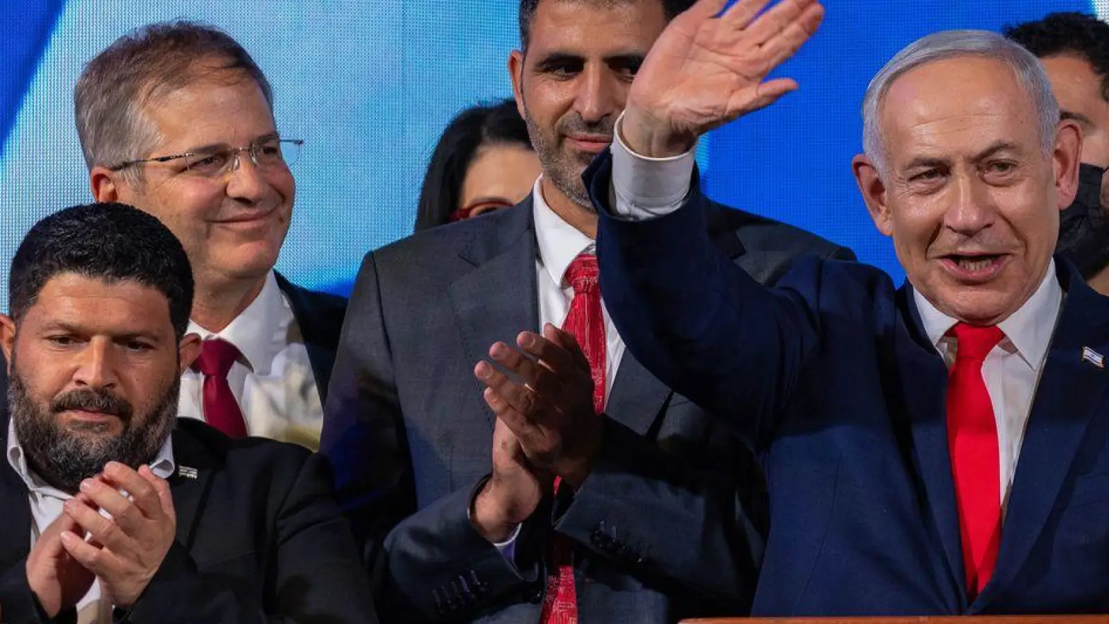 Der israelische Ministerpräsident Benjamin Netanjahu hat nach der Wahl in Israel zur Bildung einer starken rechtsgerichteten Regierung aufgerufen. (Foto: Olivier Fitoussi/dpa)