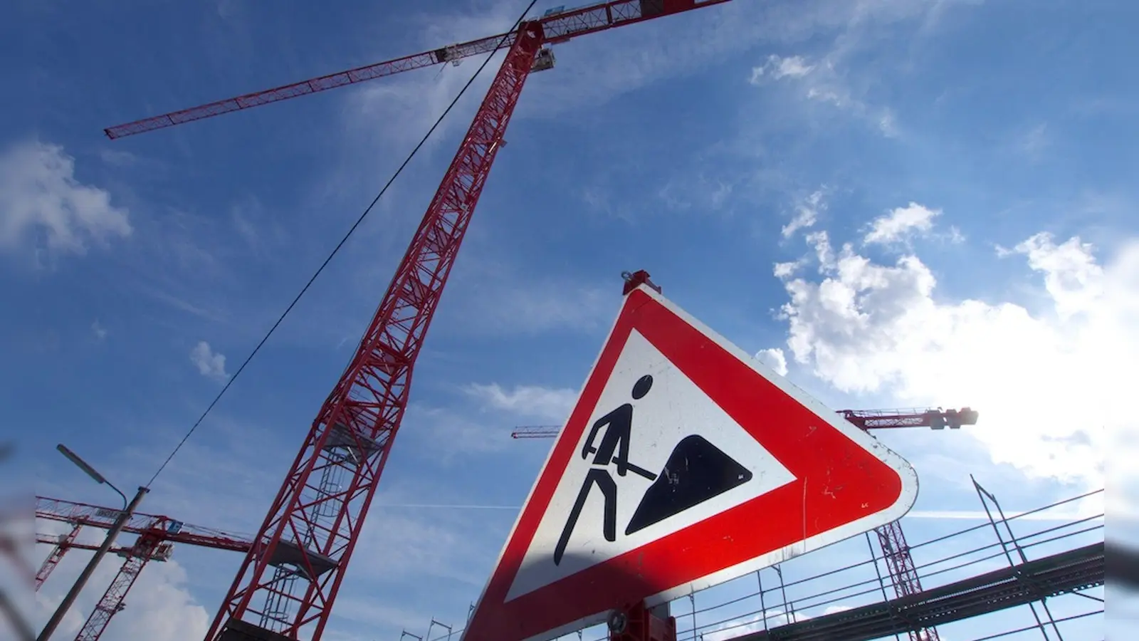 Eine Baustelle im neuen Münchner Stadtteil Freiham. (Symbolbild) (Foto: Carsten Hoefer/dpa)