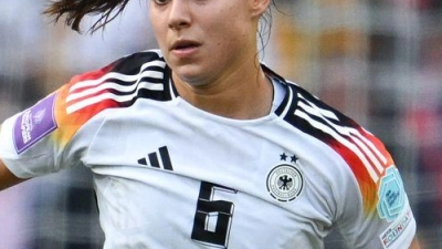 Die EM-Teilnahme von Lena Oberdorf bleibt offen. (Foto: Sebastian Christoph Gollnow/dpa)