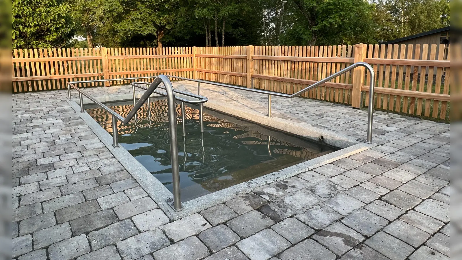 Wassertreten? Auch in Trautskirchen in einem Becken möglich. (Foto: Yvonne Neckermann)