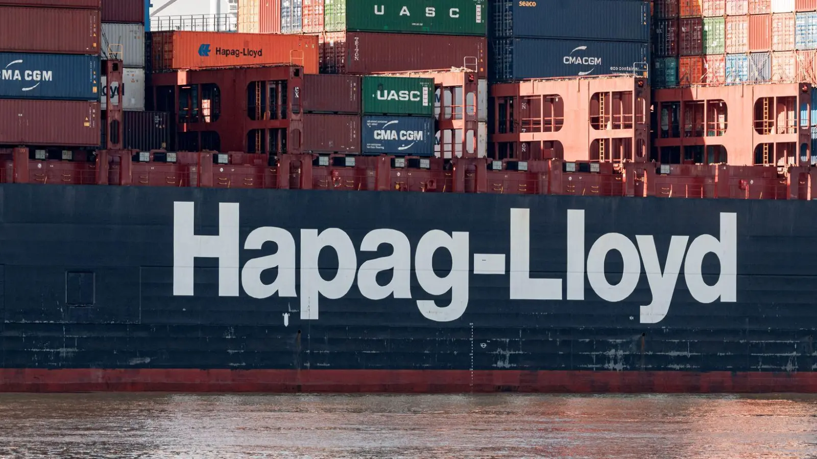 Hapag-Lloyd-Chef Rolf Habben Jansen glaubt trotz des Widerstands der israelischen Regierung weiter an eine Übernahme der dortigen Containerreederei ZIM. (Archivbild) (Foto: Markus Scholz/dpa)