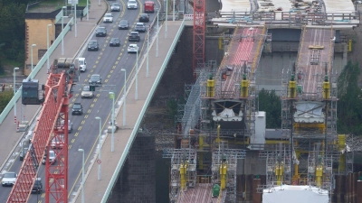 An der deutschen Infrastruktur gibt es viel zu tun. Hier winken viele Aufträge für den Tiefbau. (Archivbild)  (Foto: Thomas Frey/dpa)