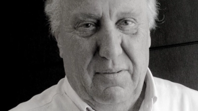Forsyth arbeitete mehrere Jahre als Auslandskorrespondent und schrieb später Romane, die er in der Geheimdienstwelt spielen ließ. (Archivbild) (Foto: Britta Gürke/dpa)