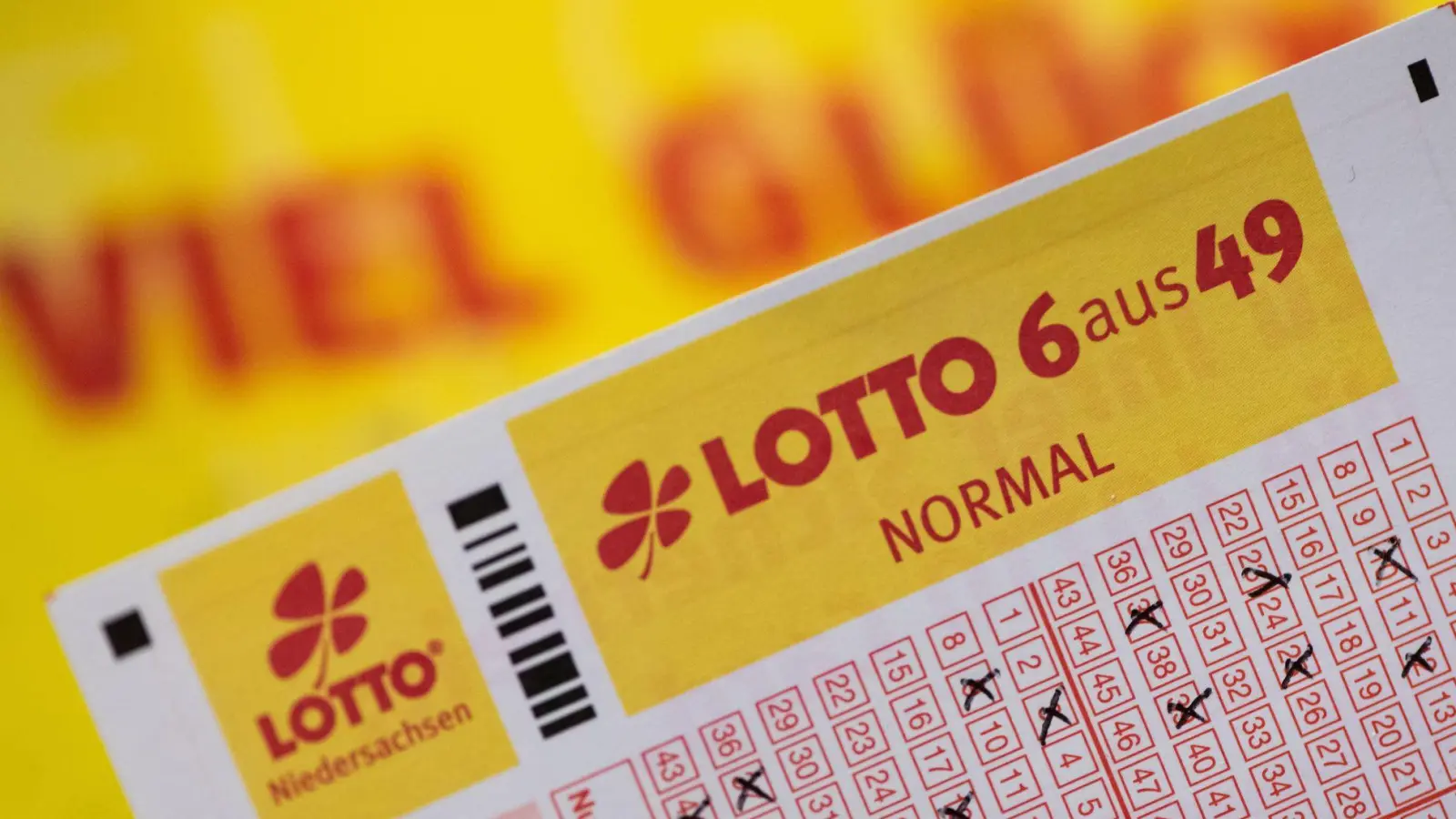 Ein anonymer Lottospieler hat in Bayern gut 44 Millionen Euro gewonnen. (Symbolbild) (Foto: Swen Pförtner/dpa)