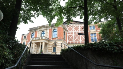 In Bayreuth gibt es 2027 gleich zwei Neuinszenierungen. (Archivbild) (Foto: Karl-Josef Hildenbrand/dpa)