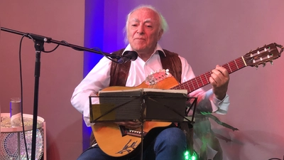 Tony Osanah begeisterte das Publikum im Wildbad-Bahnhof. (Foto: Levent Özdil)
