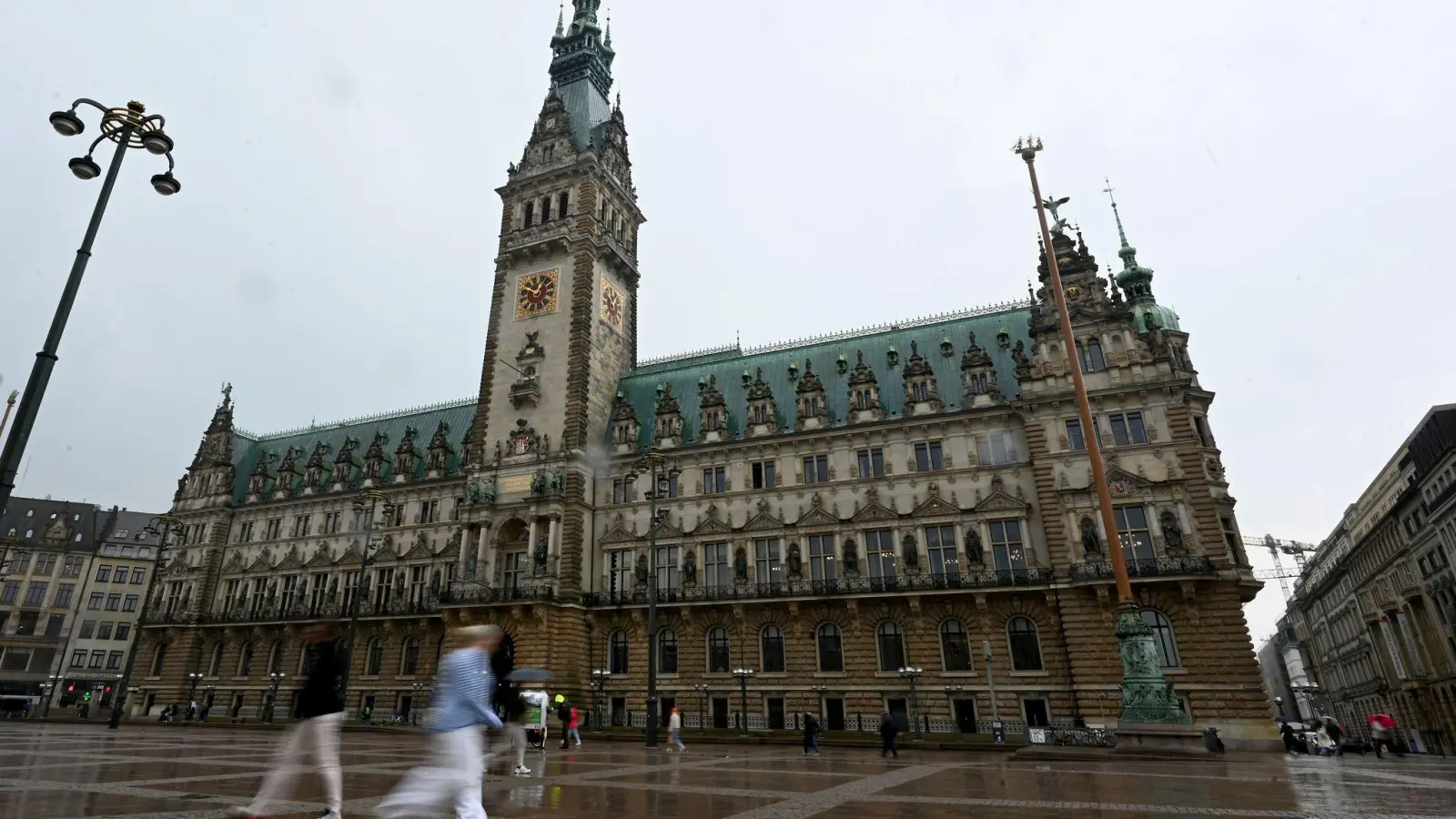 Sieben Wochen nach der Bürgerschaftswahl haben SPD und Grünen in Hamburg ihre Koalitionsverhandlungen abgeschlossen. (Archivbild) (Foto: David Hammersen/dpa)