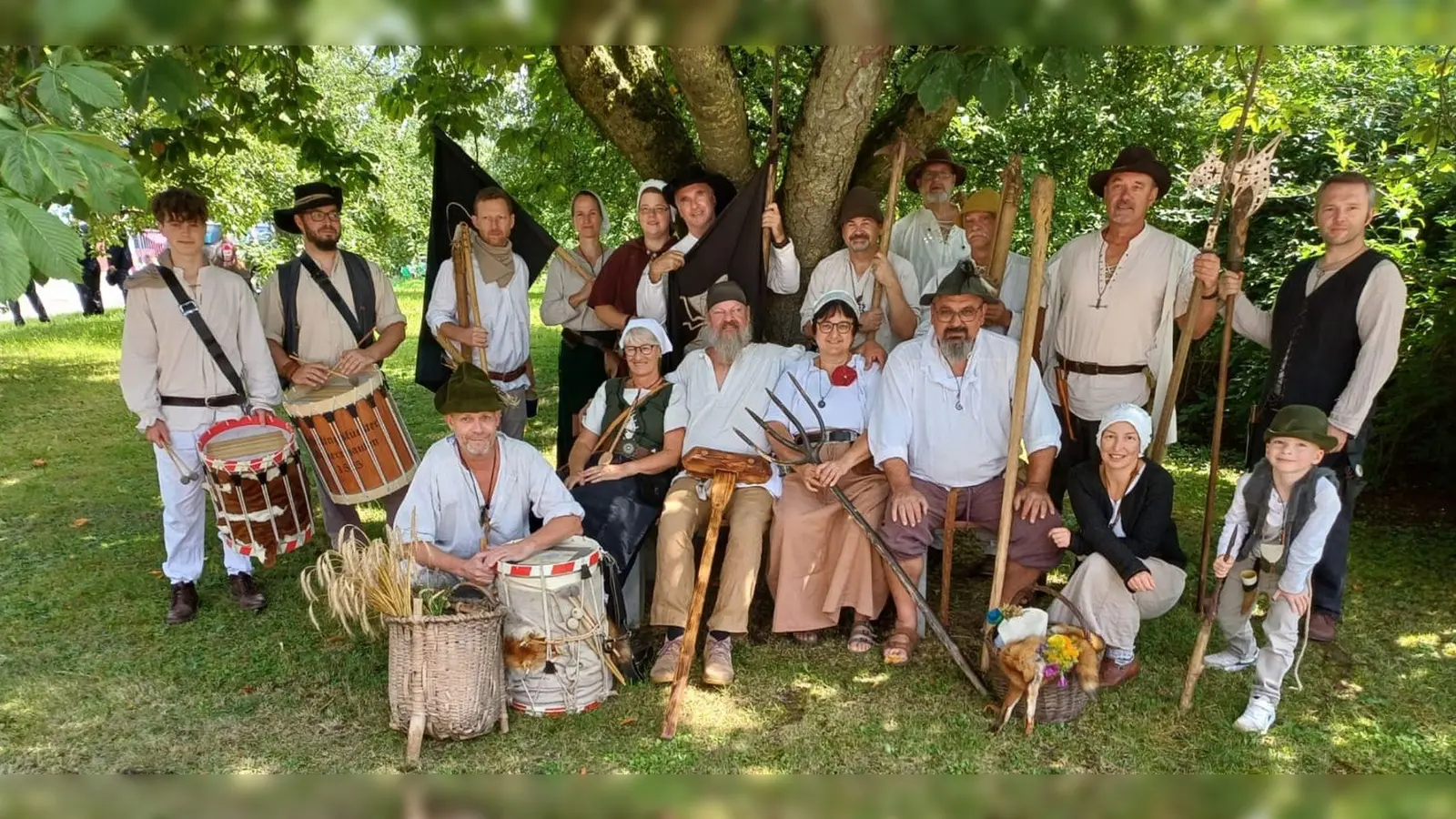 Der Schillingsfürster Bauernhaufen 1525 hat sich für dieses Jahr ein strammes Programm vorgenommen. Das Foto zeigt einige der Aktiven beim letztjährigen Lagerleben. (Foto: Schillingsfürster Bauernhaufen 1525 e. V.)