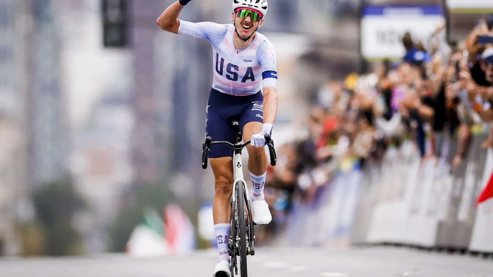 Brandon McNulty ist überraschend Weltmeister. (Foto: Robin Van Lonkhuijsen/ANP/dpa)