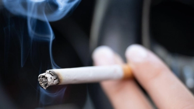 Deutschland bekommt in den WHO-Berichten über Fortschritte im Kampf gegen Tabak und Nikotin meist schlechte Noten. (Symbolbild) (Foto: Sebastian Kahnert/dpa)