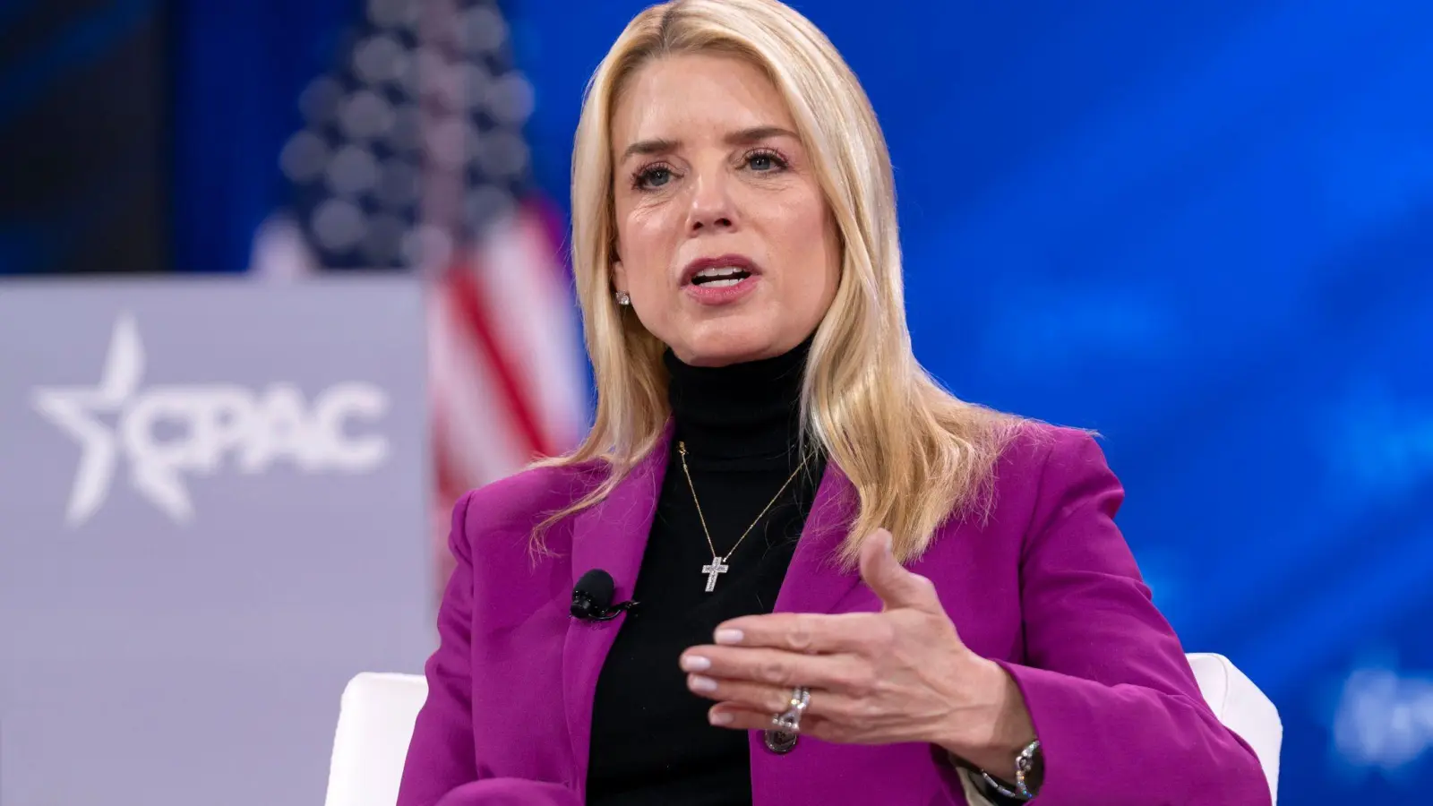 US-Justizministerin Pam Bondi hat angekündigt, dass bisher unter Verschluss gehaltene Akten zum Fall des mutmaßlichen Sexualstraftäters Jeffrey Epstein veröffentlicht werden sollen (Archivbild).  (Foto: Jose Luis Magana/AP/dpa)