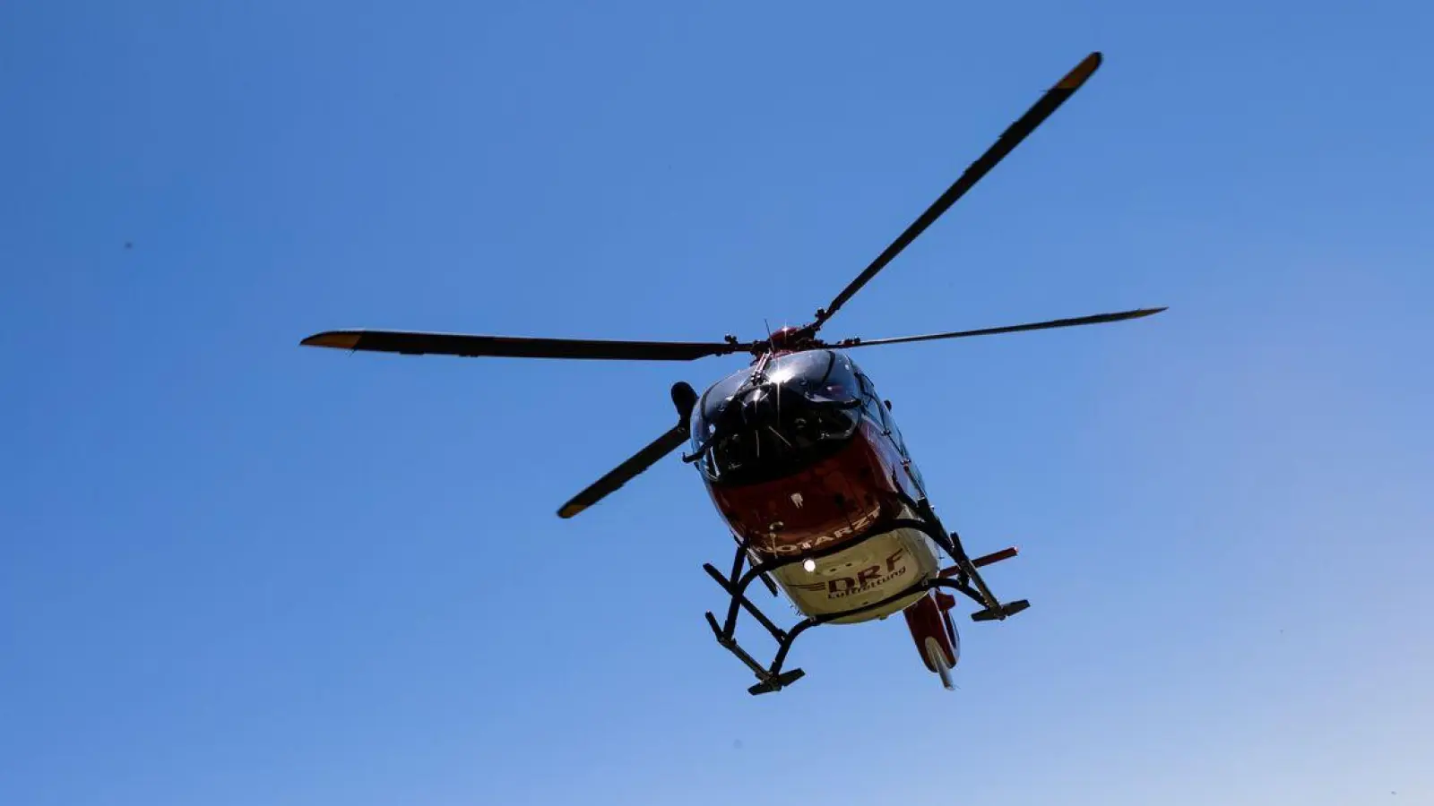 Auch ein Rettungshubschrauber war im Einsatz. (Symbolbild) (Foto: Philipp von Ditfurth/dpa)