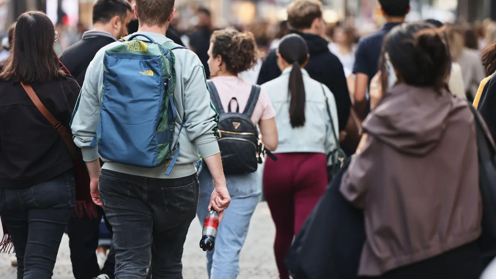 Die entscheidende Frage sei nicht, ob Deutschland wachse oder schrumpfe, sondern wo, sagt Catherina Hinz, Direktorin des Berlin-Instituts. (Foto: Oliver Berg/dpa)