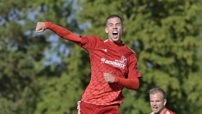 Die Freude muss raus: Moritz Ortner vom TSC Neuendettelsau führt die Torjägerliste der Bezirksliga an. (Foto: Martin Rügner)