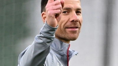 Bei der Pressekonferenz vor dem Finale zeigte sich Xabi Alonso locker und launig. (Foto: Federico Gambarini/dpa)