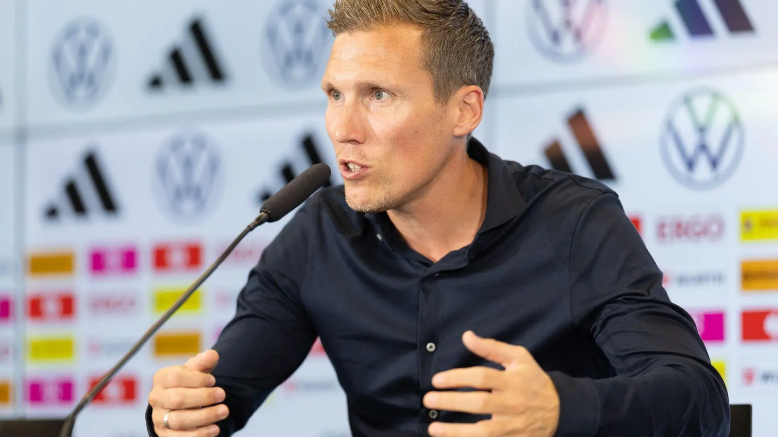 U20-Nationaltrainer Hannes Wolf lobt Einführung einer U21-Liga (Archivbild). (Foto: Jürgen Kessler/dpa)