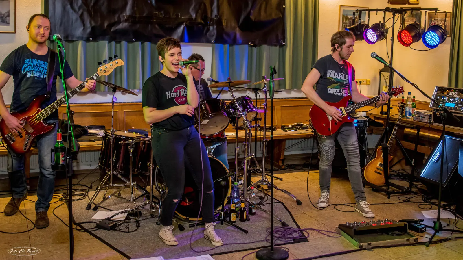 Neben vier weiteren Bands und einem DJ sind die „Shiny Diamonds“ wiebeim Kneipenhopping dabei. (Foto: TI Feuchtwangen/Christoph Bender)