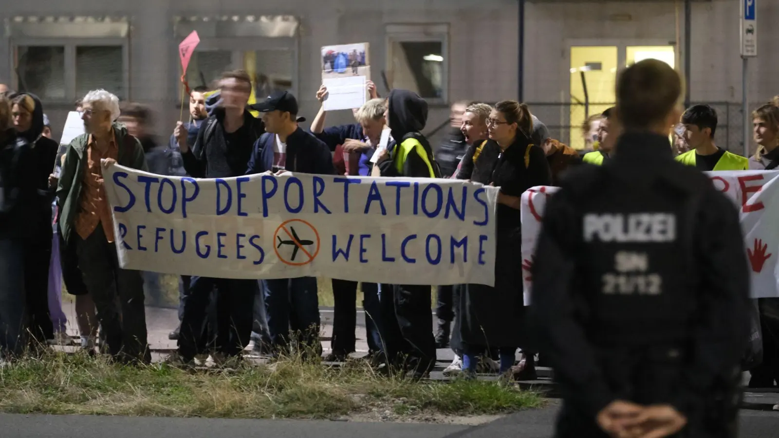 Auch bei vorherigen Sammelabschiebungen nach Afghanistan hob die Chartermaschine vom Flughafen Leipzig/Halle ab. (Foto: Sebastian Willnow/dpa)