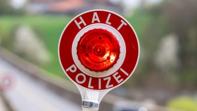 Zwei Kinder auf Quads hielten die Beamten bei Scheyern in Oberbayern auf. (Symbolbild) (Foto: Armin Weigel/dpa)