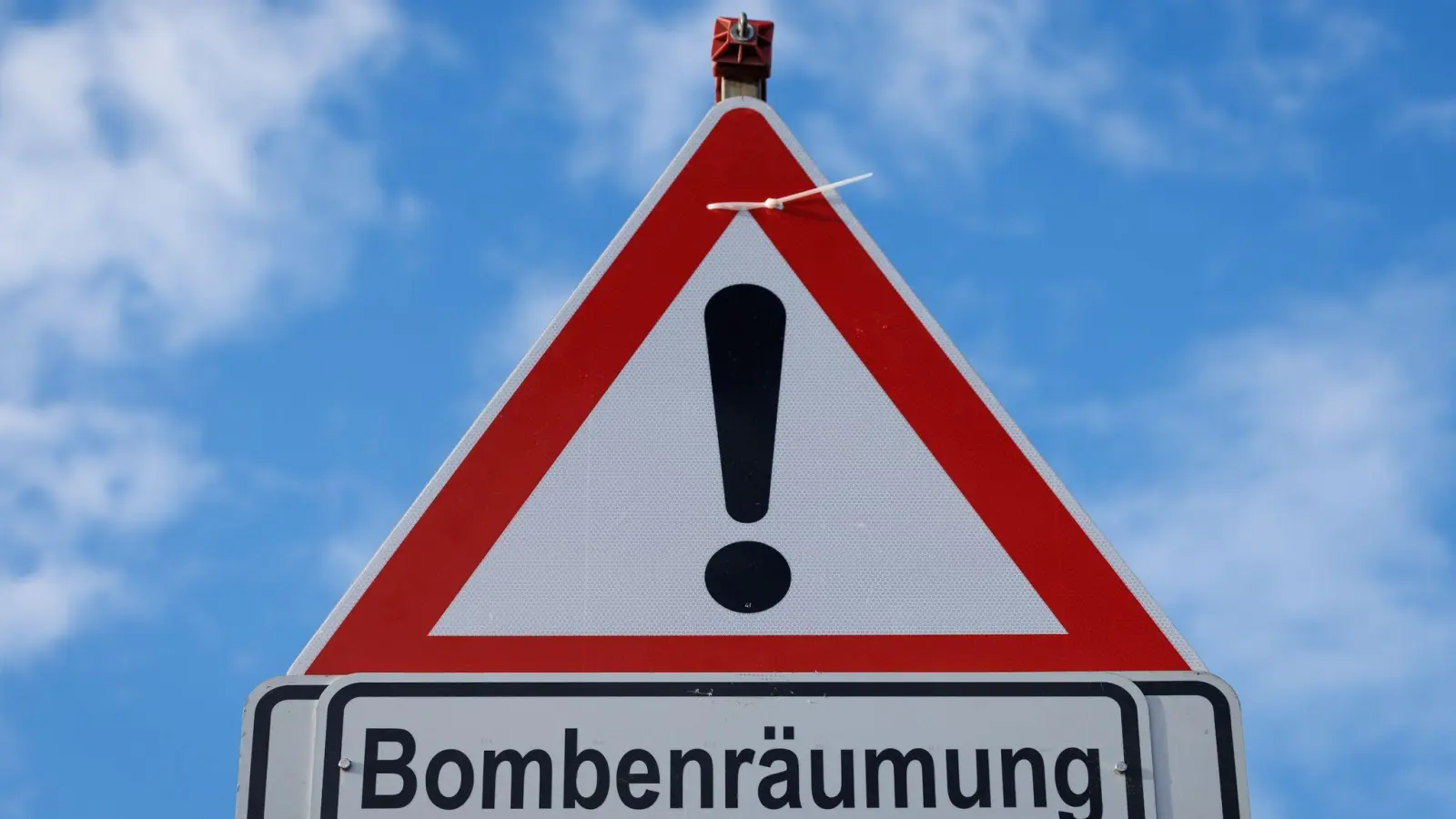 Mehr als 80 Jahre nach dem Zweiten Weltkrieg werden im Neu-Ulmer Stadtgebiet immer wieder Blindgänger gefunden. (Symbolbild) (Foto: Friso Gentsch/dpa)