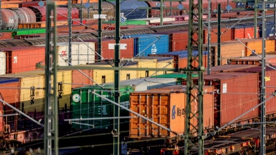 Die Wettbewerber der Bahn im Güterverkehr sehen ein Vorteil darin, dass der Verkehrsminister nun parteilos ist. (Archivbild) (Foto: Axel Heimken/dpa)