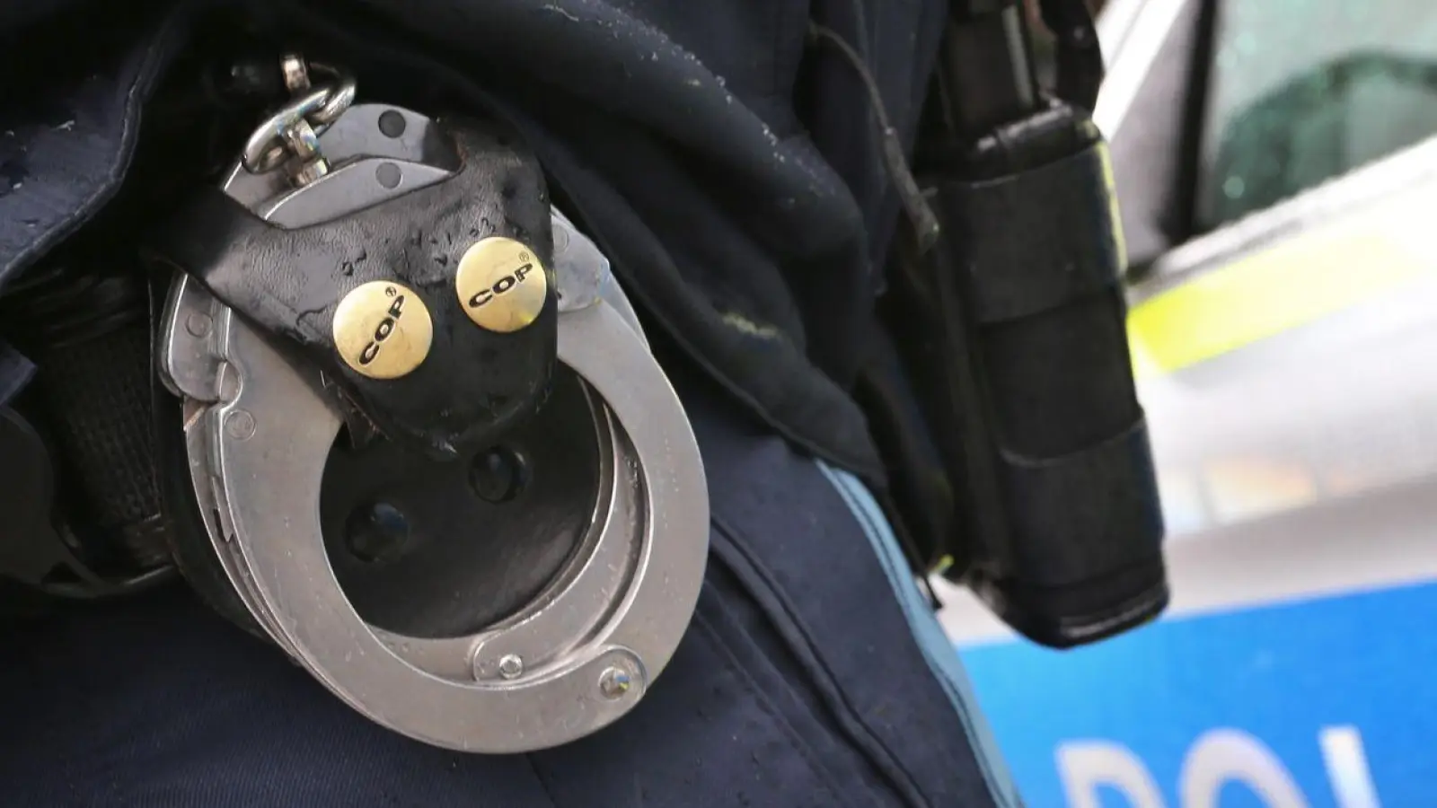 Nach dem Fund von kinder- und jugendpornografischem Material in der Wohnung des 41-Jährigen erließ ein Richter Untersuchungshaftbefehl. (Symbolbild) (Foto: Karl-Josef Hildenbrand/dpa)