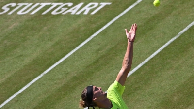 Alexander Zverev trennen bei seiner ersten Stuttgart-Teilnahme seit 2019 noch zwei Siege vom Titel. (Foto: Marijan Murat/dpa)