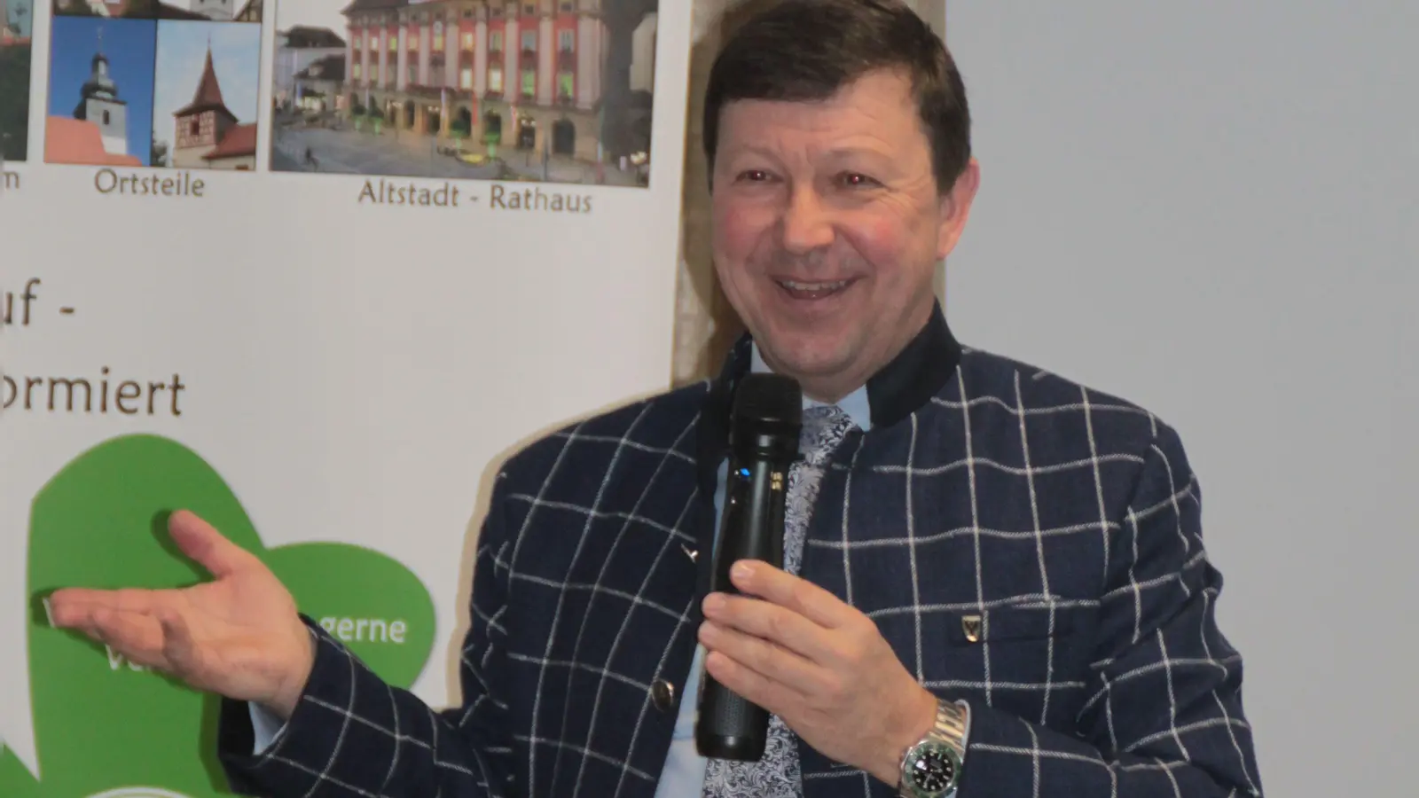 Bürgermeister Jürgen Heckel blickt positiv auf die Landesgartenschau in Bad Windsheim. (Foto: H.-B. Glanz)