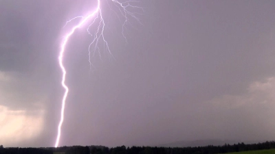 Für Freitag liegt eine Unwetterwarnung vor. (Symbolbild: Bernd März/dpa)