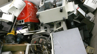 Der Freistaat Bayern muss den Müll noch aus Tschechien zurückbringen (Illustration).  (Foto: Frank Mächler/dpa)