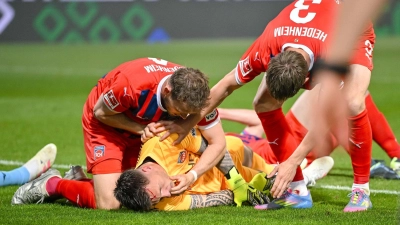 Kevin Müller musste lange behandelt werden. (Foto: Harry Langer/dpa)