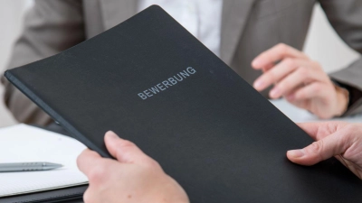 Noch auf der Suche nach einem Ausbildungsplatz? Wer die Suche bei der Agentur für Arbeit meldet, kann sich unter Umständen Anrechnungszeiten für die Rente sichern. (Foto: Christin Klose/dpa Themendienst/dpa-tmn)