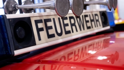 Wer bei der freiwilligen Feuerwehr mitmacht, soll das nach dem Willen der Freien Wähler einmal im Jahr bei der Arbeit zeigen dürfen. (Symbolbild) (Foto: Sven Hoppe/dpa)