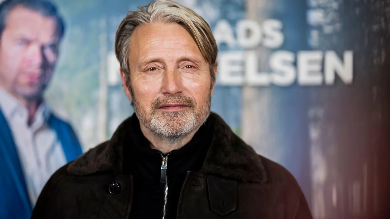 Mikkelsen gilt als leidenschaftlicher Tennisspieler. (Foto: Christoph Soeder/dpa)