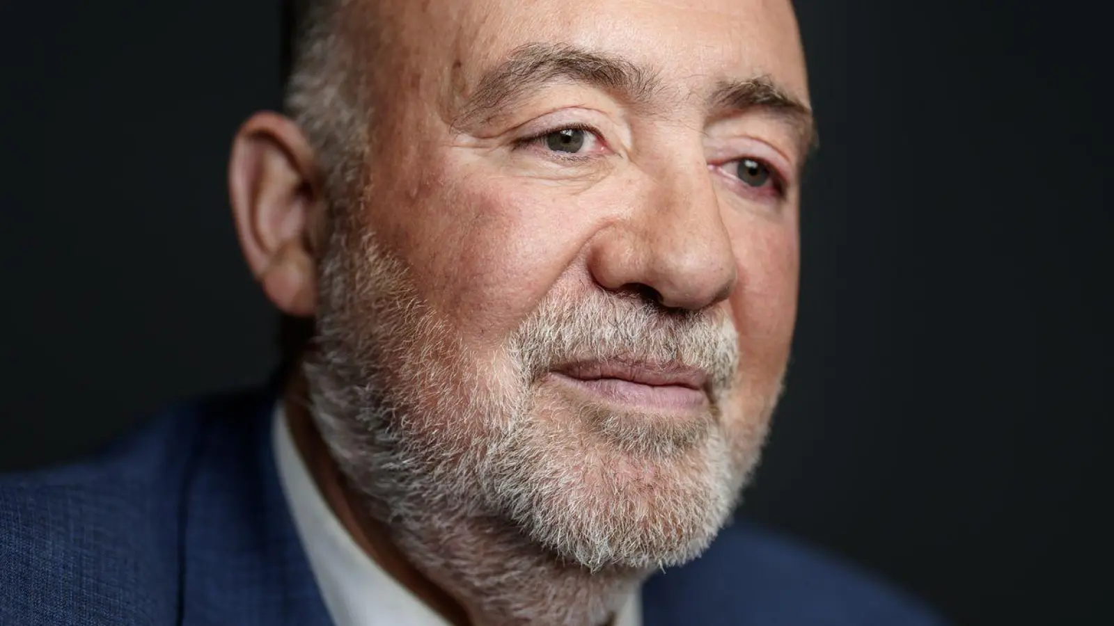 Der israelische Botschafter Ron Prosor plädiert für Pflichtbesuche in KZ-Gedenkstätten. (Archivbild) (Foto: Michael Kappeler/dpa)